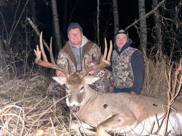 Trophy Whitetail Hunt Trophy Whitetail Hunt